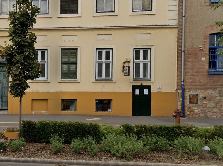 Az üzlet bejárata