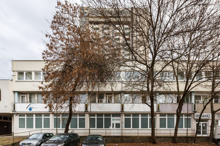Petőfi tér 10. sz. - az üzlet elhelyezkedése az ingatlan földszintjén